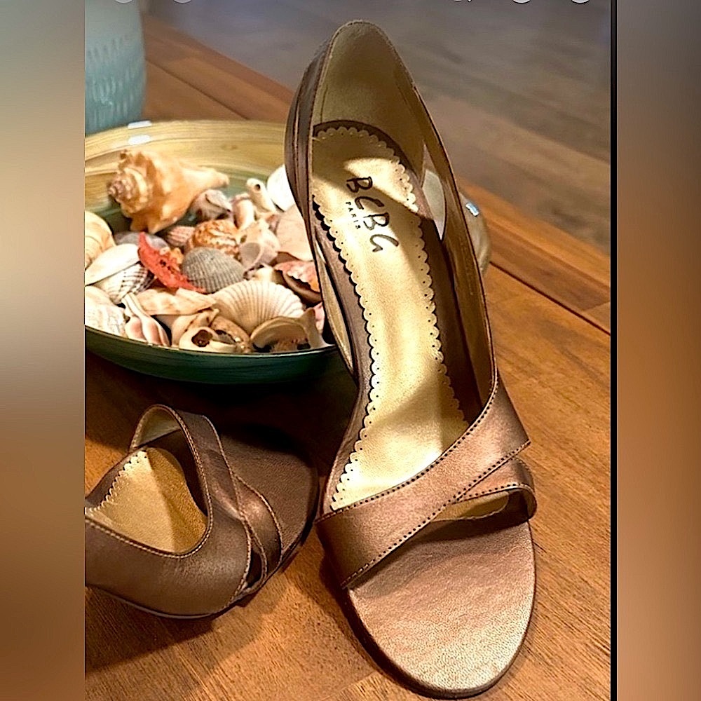 BCBG bronze heels, 8.5 - Picture 3 of 8